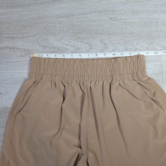 Vuori Villa Shorts High-Rise Women's Size Medium Tan Khaki Travel Pockets Beige - Picture 4 of 10